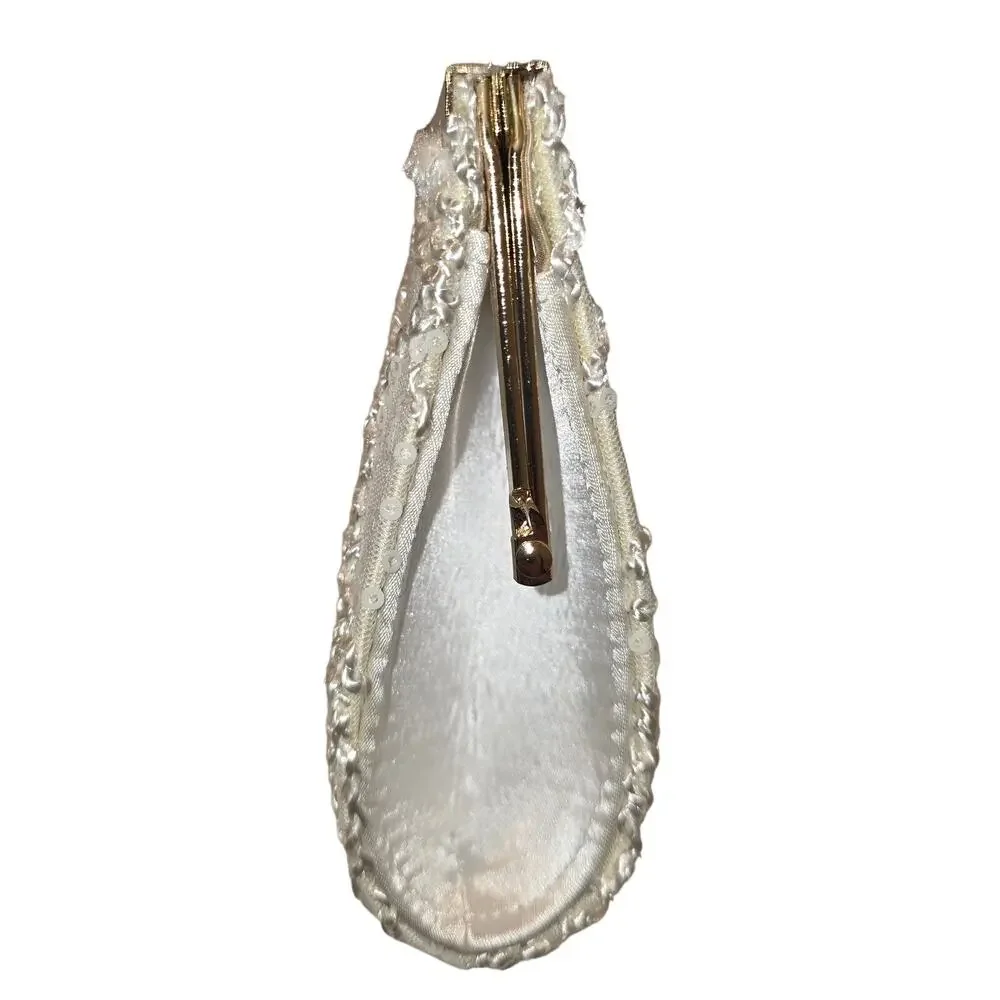 NWT Charming Charlie White Embroidered Clutch Bag w/Gold‎ Clasp & Chain